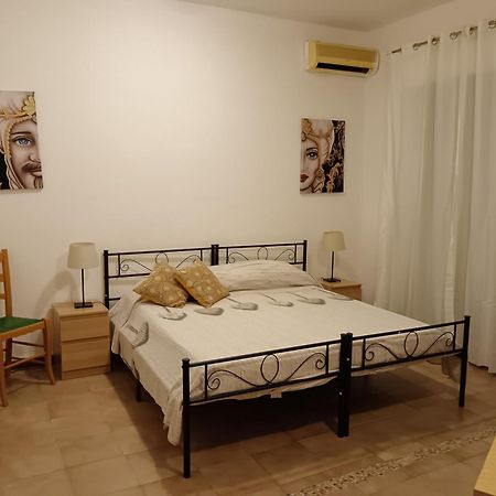 San Nicolo House Bed and Breakfast Aci Catena Eksteriør billede
